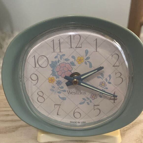 Vintage Westclox Wind-Up Alarm Clocks Bundle Of 2 Bedside 1 Travel Clock - Picture 14 of 16